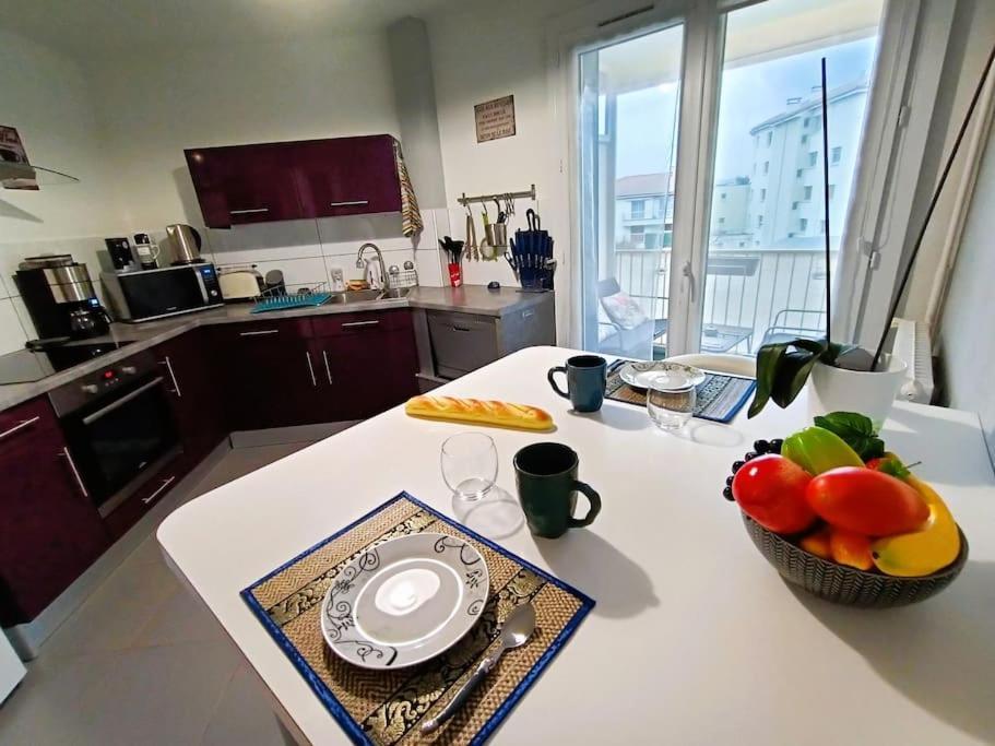 Appartement T2 Cozy Avec Parking, Terrasse - Severine Clermont-Ferrand